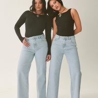 Arlington Straight Leg Denim Jeans Light Wash