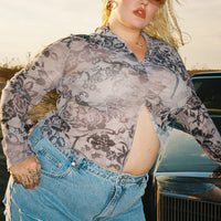 On Tour Denim Mom Short Curve Light Blue