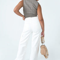 Alesiha Jean White