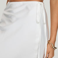 Fluttering Maxi Skirt White
