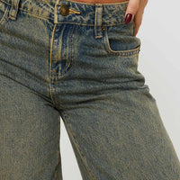 Tap In Mid Rise Jeans Tea Wash