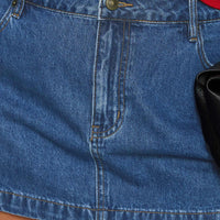 Nicolina Low Rise Denim Mini Skirt Light Wash Curve