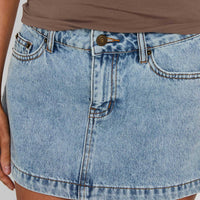 Nicolina Low Rise Denim Mini Skirt Ice Blue Wash