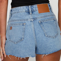 Top Tier Mid Rise Denim Shorts Light Wash Petite