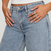 Toby Low Rise Baggy Jeans Light Wash