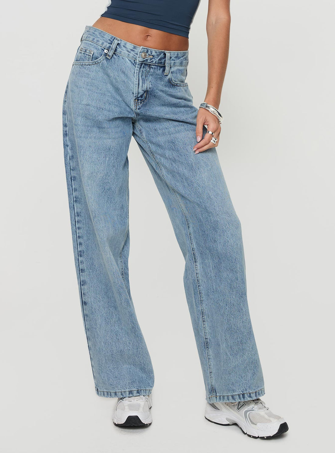 Serenitia Mid Rise Straight Leg Jeans Light Wash Tall