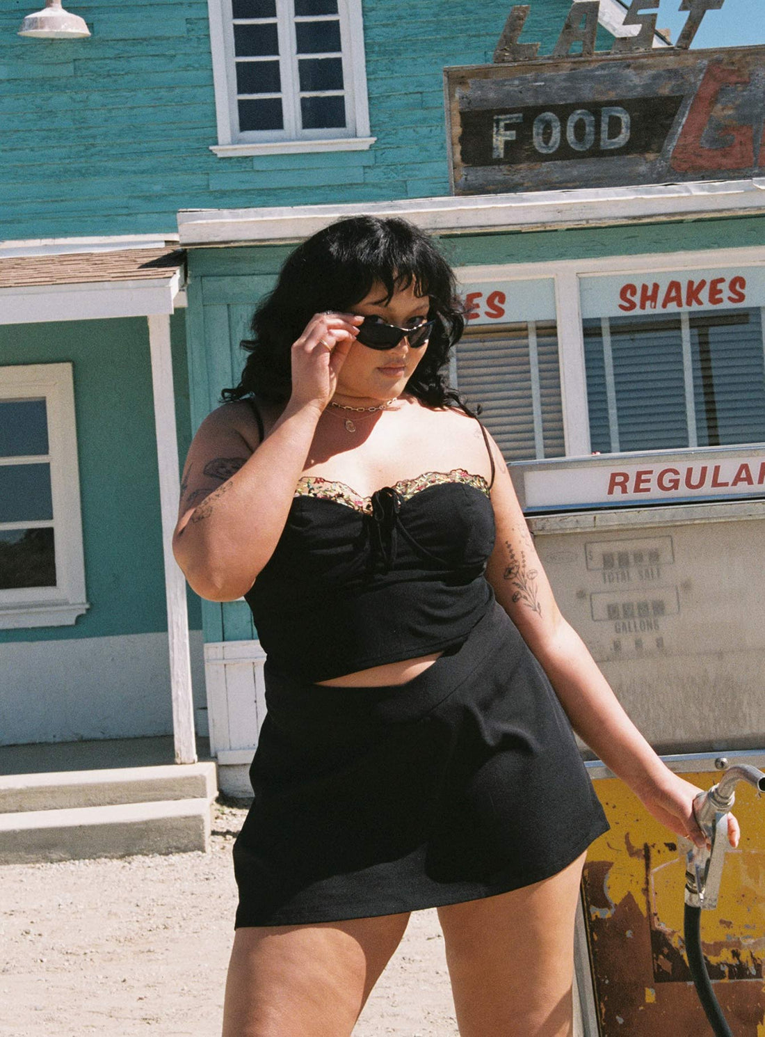 Easton V Front Mini Skirt Black Curve