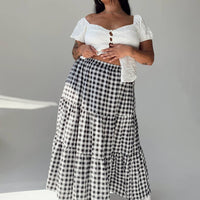 Hale Midi Skirt Black / White Curve