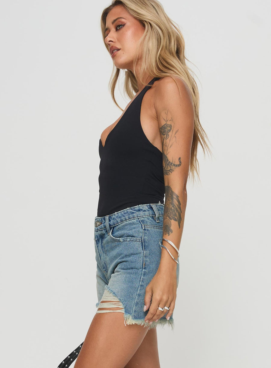 Tranquility Shorts Light Wash