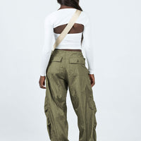 Motel Juwan Trouser Parachute Green