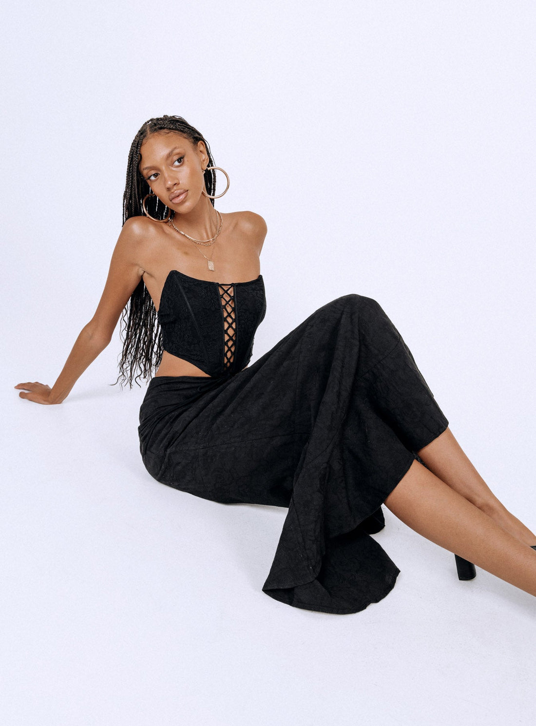 Raven Mid Rise Skirt Black