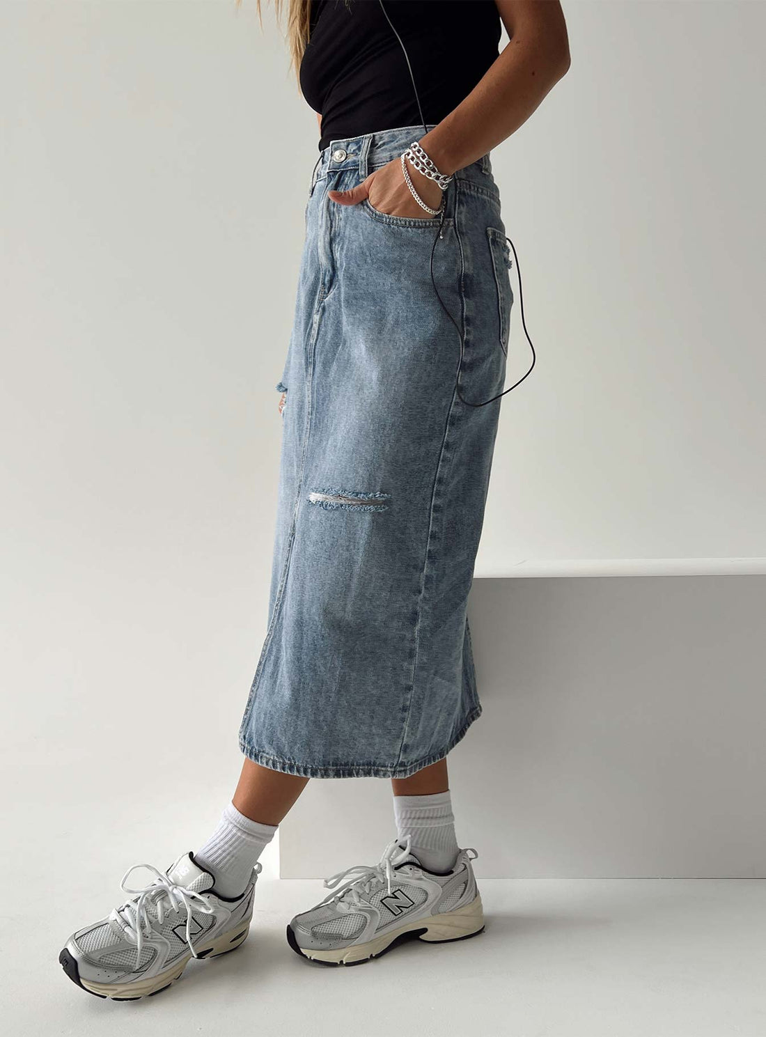 Belsie Midi Skirt Light Wash Denim