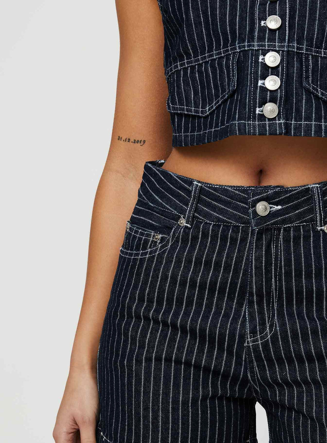 Rathlyn Pinstripe Shorts Dark Denim