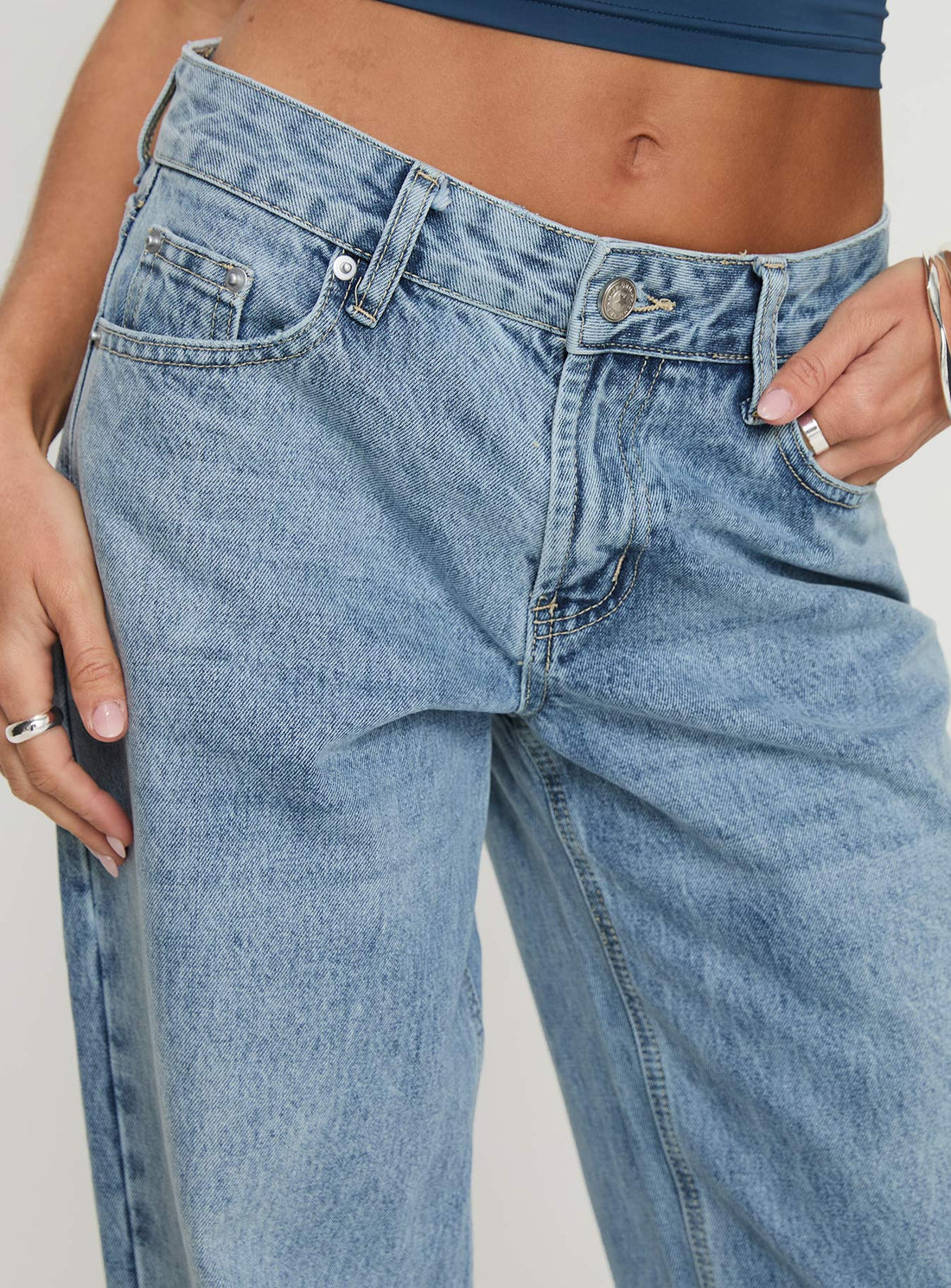 Serenitia Mid Rise Straight Leg Jeans Light Wash Tall