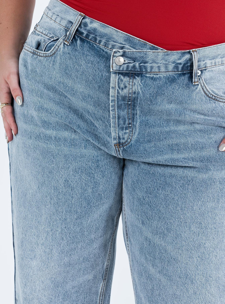 Holly Asymmetric Straight Leg Jean Light Wash Denim Curve