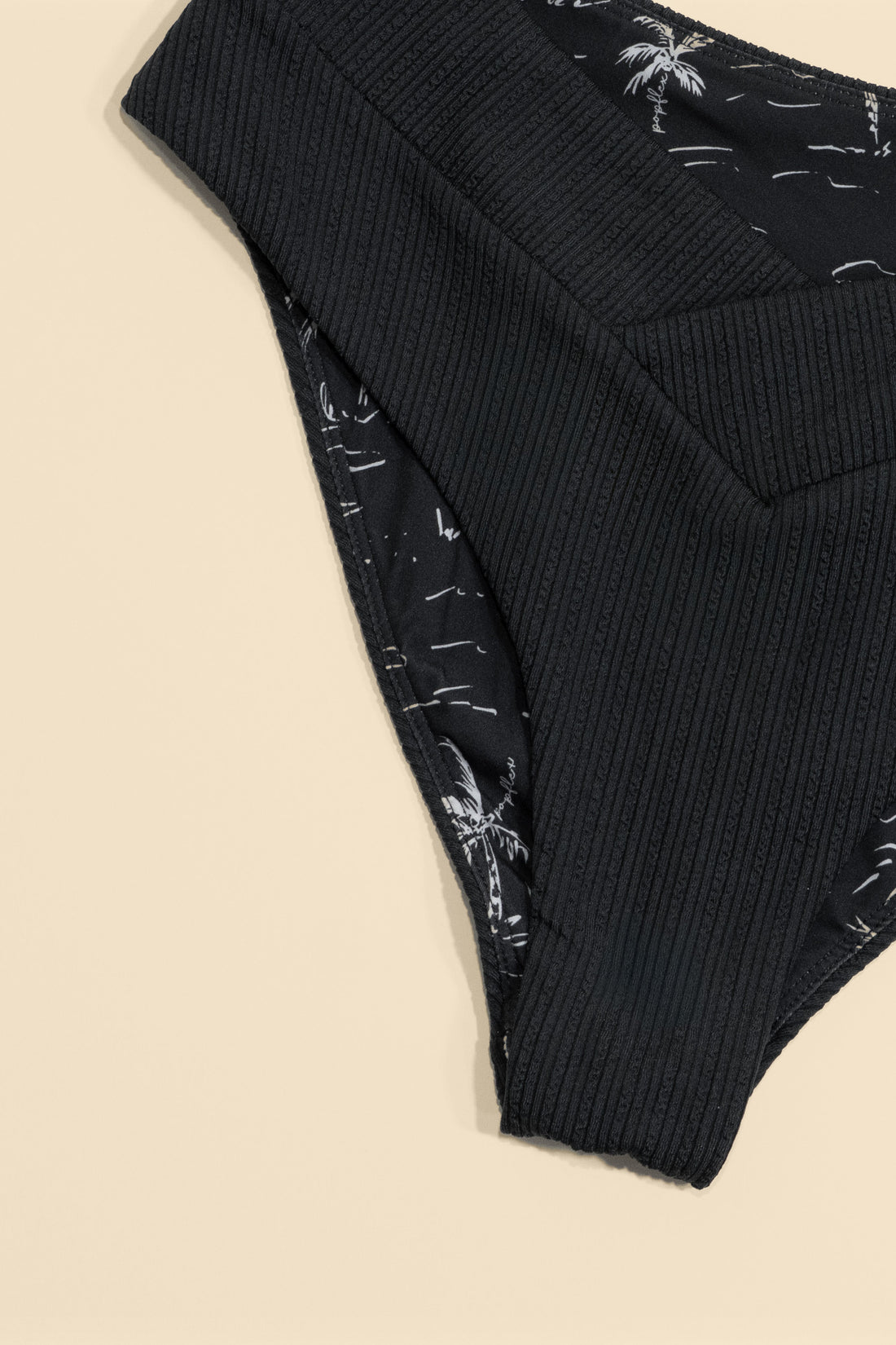 Crisscross Hourglass® Cheeky Bikini Bottoms - Black